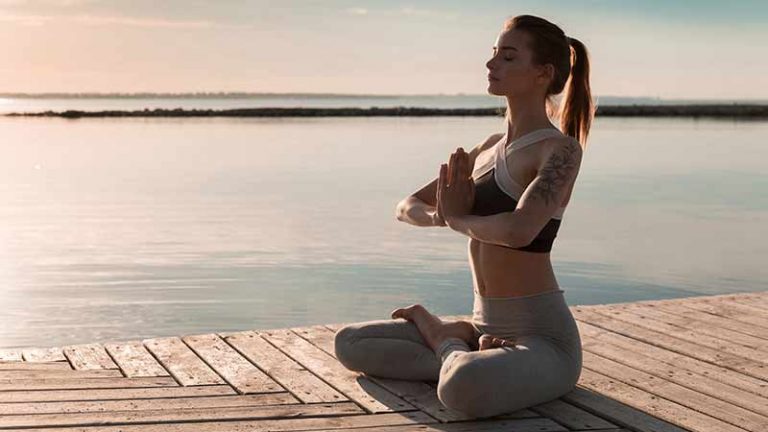 mejorar la ansiedad con yoga